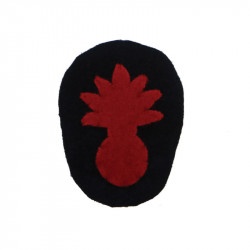 Scarlet cut Grenadier insignia for beret on dark blue background wool
